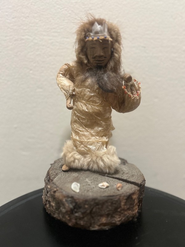 Inuit figurine sculpture art - Native American