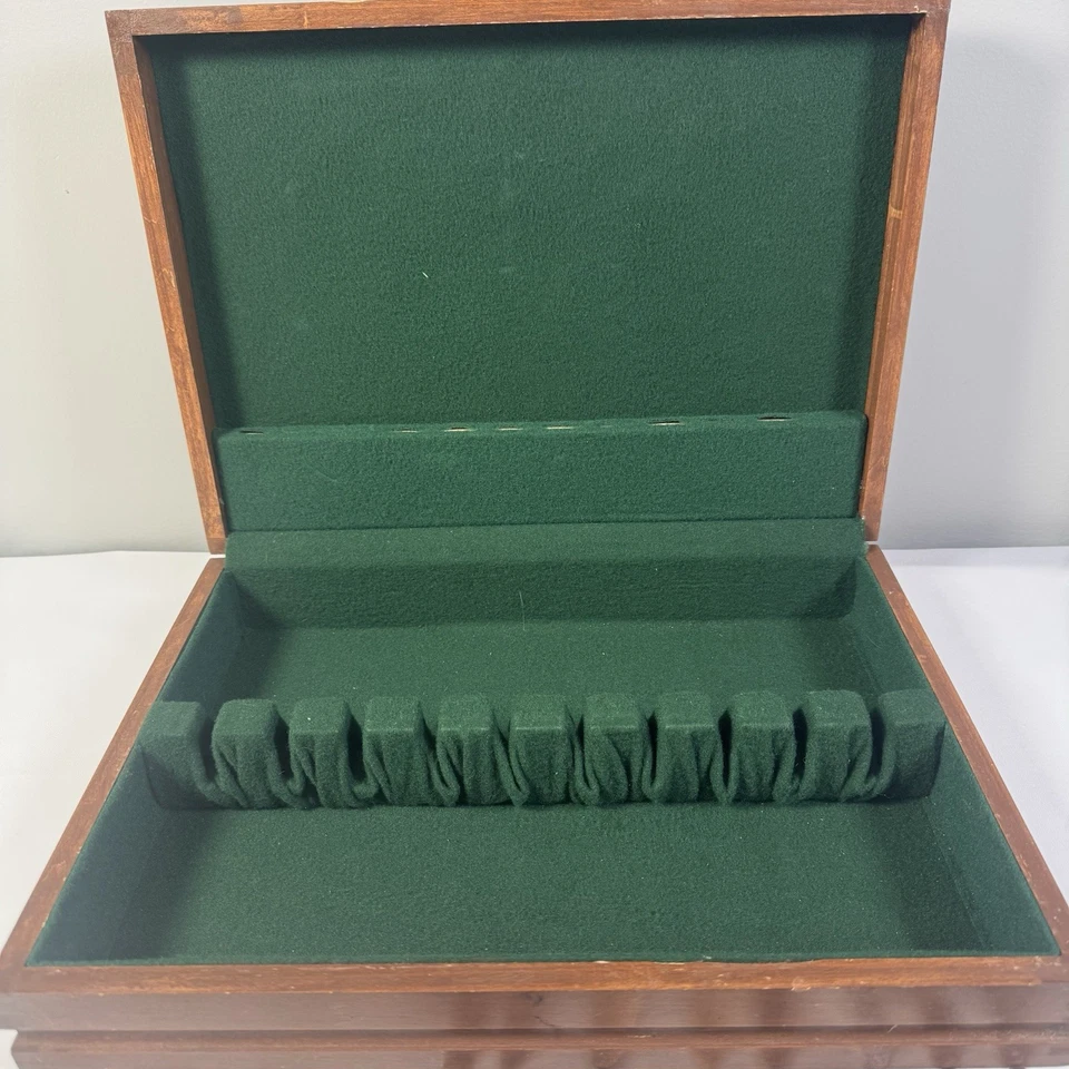 Juego de 43 piezas Towle Boston Chippendale plateado con estuche Foto 4 de 4