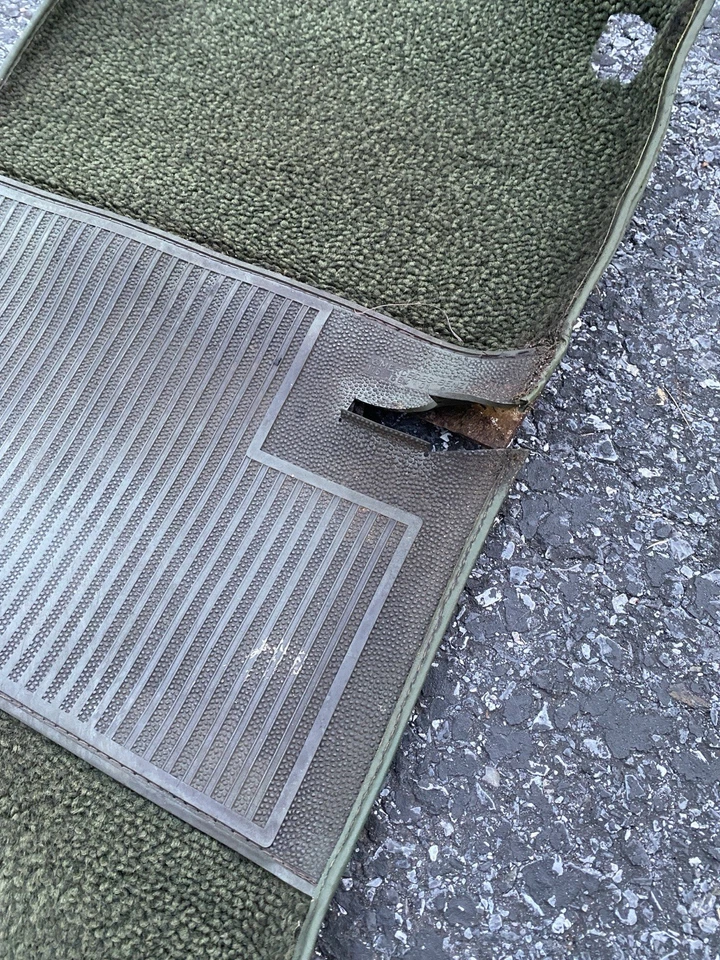 ALFOMBRA ALFOMBRILLA DELANTERA IZQUIERDA CAPA BASE MERCEDES W116 450SE 280SE 300SD VERDE Foto 2 de 4