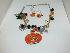 Beautiful Pierced Earrings Necklace Set HALLOWEEN Pumpkins