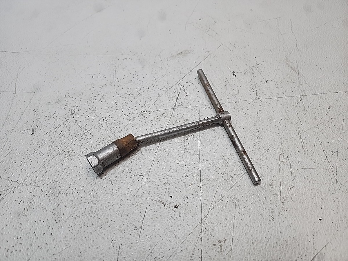 Mercedes-Benz Hazet 0005810667 Spark Plug Wrench w/bar Tool 1