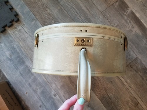 1950s SAMSONITE STREAMLITE LUGGAGE. HAT 