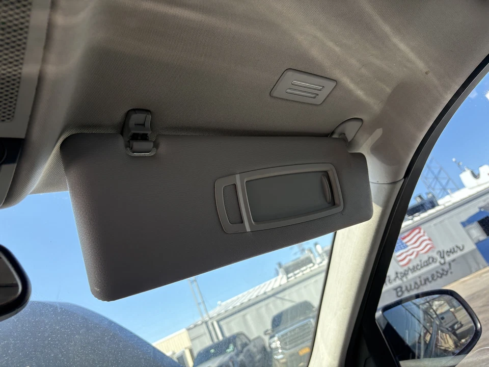 Parasol derecho usado se adapta a: BMW X5 2013 iluminado sin plataforma equipamiento aerodinámico M Foto 2 de 4