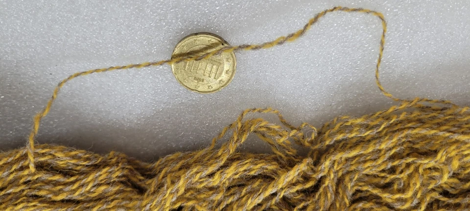 wolle zum stricken Häkelgarn-gelb-grau  Strickwolle 200gr strang schurwolle 700m - Bild 2 von 4