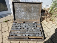 malette / coffret tampons pour plaques d immatriculation ancien dans son jus