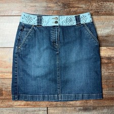 Talbots Petite Blue Denim Embroidered Waist Knee Length Skirt 4 Button Pockets