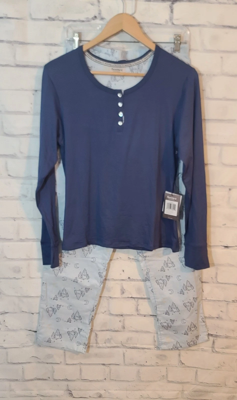 New Bearpaw Women's Camping Print Soft Pajama Set
Opens in a new window or tab