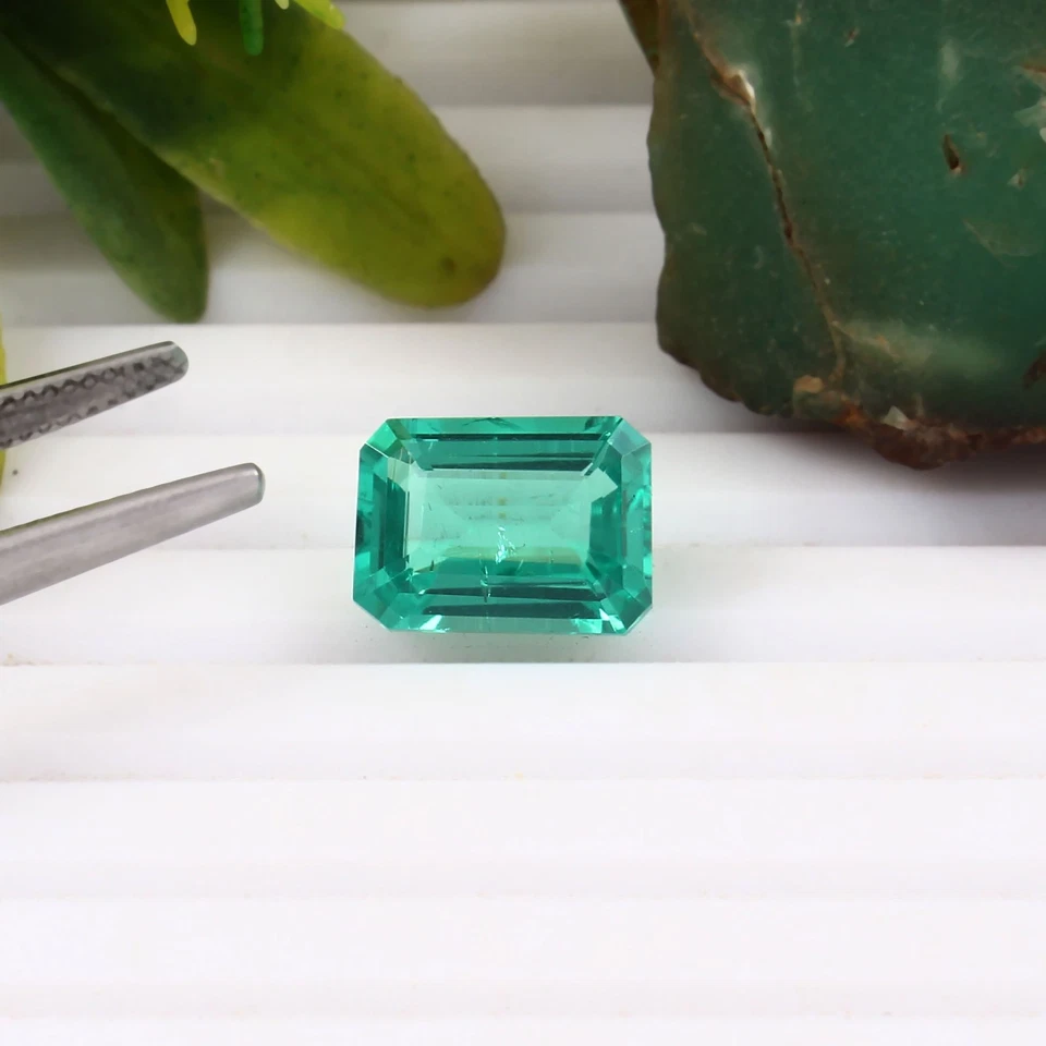 AAA High Quality Lab Grown Colombian Emerald Loose Gemstone Radiant Cut 4.00 CT - Image 2 of 4