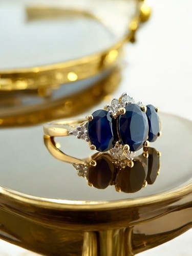 Vintage Natural Sapphire and Diamond 3-Stone Ring in 14K Gold – Antique Jewelry - Picture 2 of 4