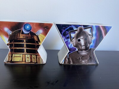 DR Who Keramik Doppel Eierbecher Dalek, 2er Set Doppeleierbecher Cyberman, Tardis