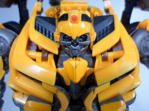 HASBRO TRANSFORMERS 2011 MOVIE DOTM LEADER BUMBLEBEE 100% COMPLETE - Picture 5 of 21