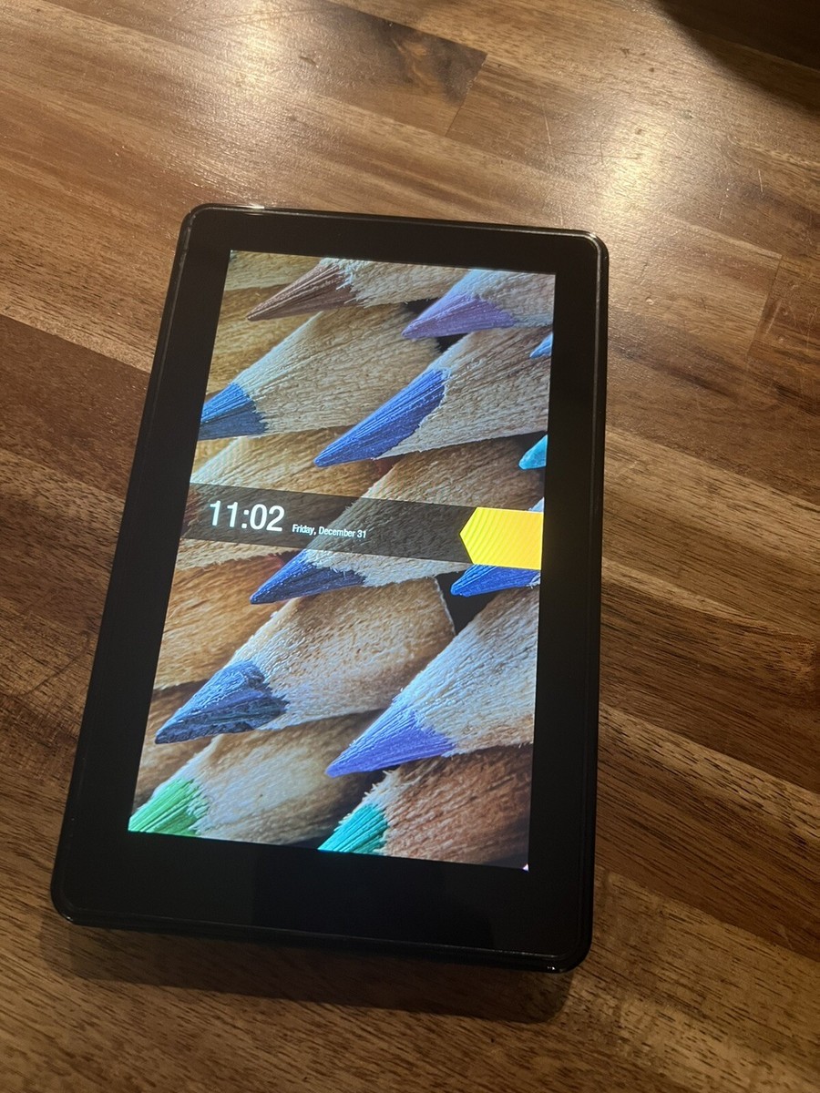 Amazon Kindle Fire 1st Generation D01400 8GB - 7