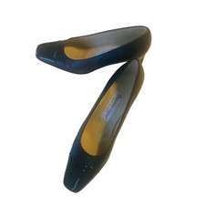 Etienne Aigner leather St Lada black pumps size 7.5N