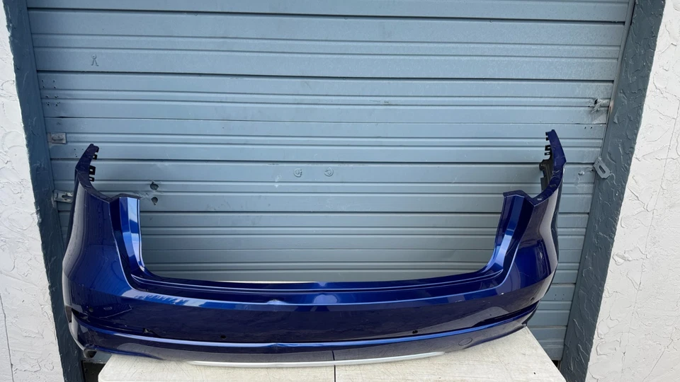 ✅ 2017-2022 MASERATI LEVANTE Capa Traseira OEM ORIGINAL COM ACABAMENTO INFERIOR - Imagem 3 de 4