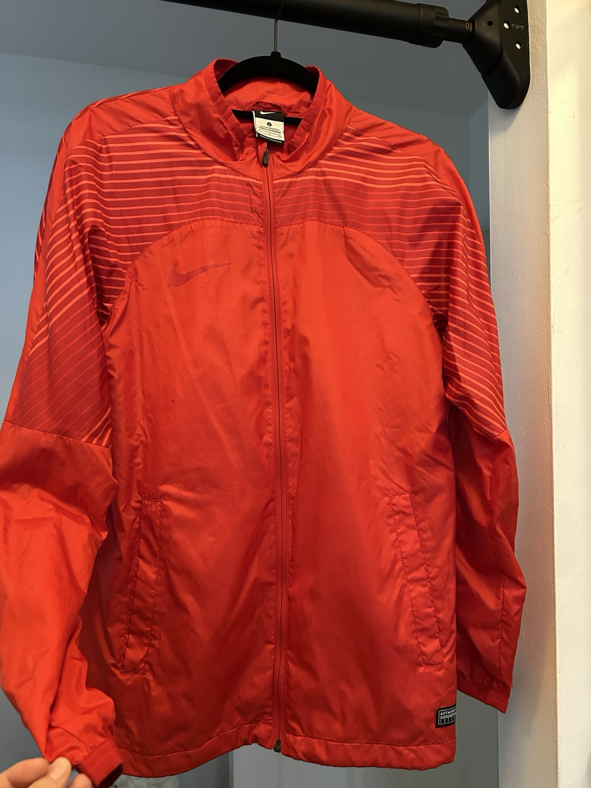 nike windbreaker jacket men small - image 1