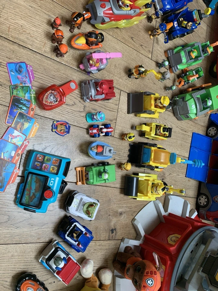 Paw Patrol Action Figures Bundle - Image 3 of 4