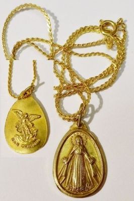 Pendentif Chaîne Vintage Médaille Religieuse Vierge Relief Plaqué Or - 5175