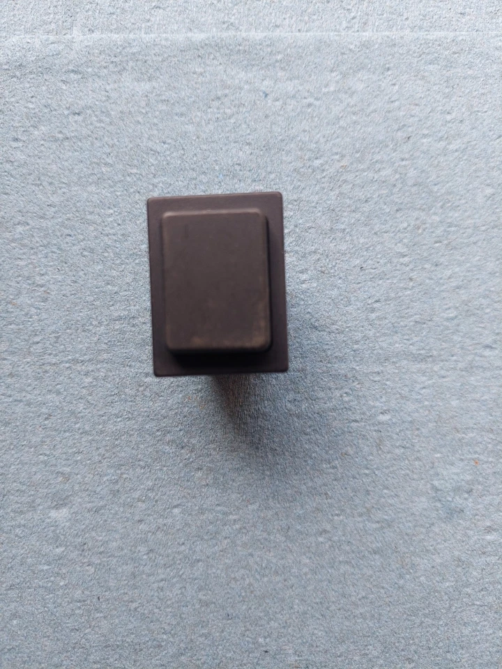 FLUID MANAGEMENT Marquardt Switch Momentary Black 16(4)/250-T85/55