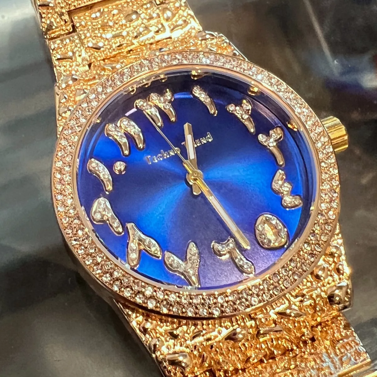 Watch with online blue face