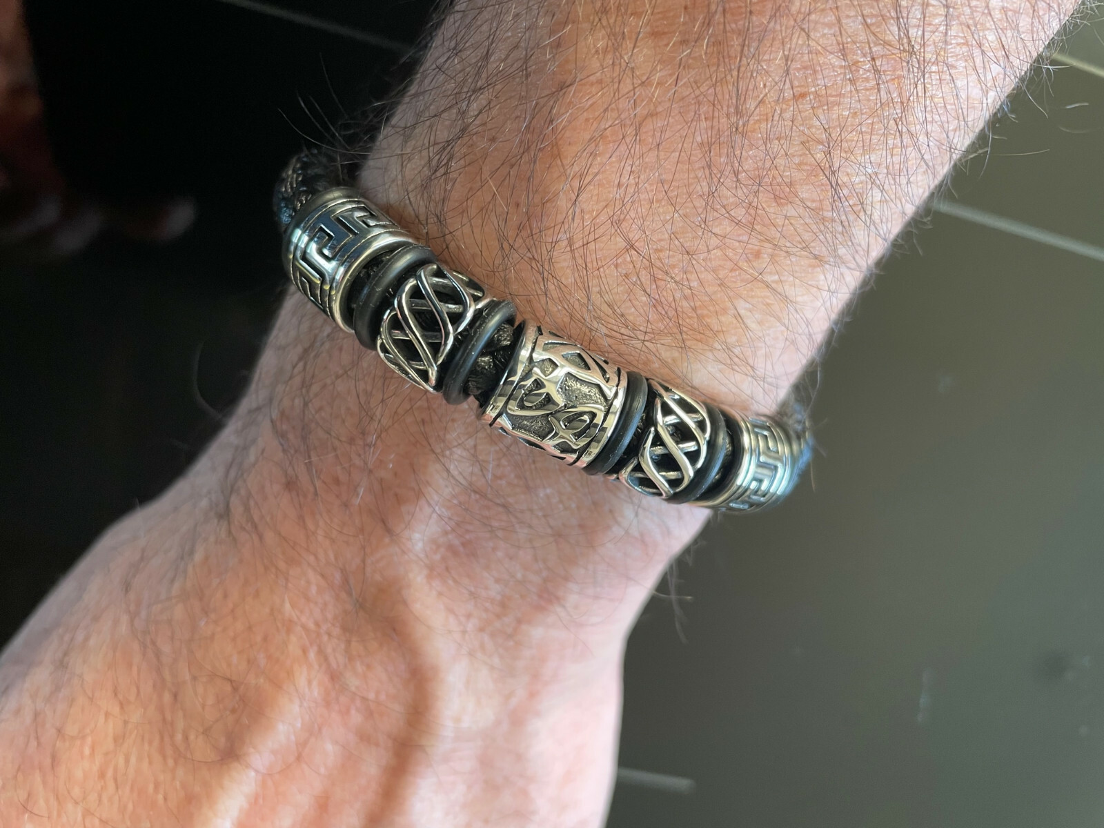 Bracelet Viking Ragnar homme cuir noir symboles acier avec boîte