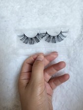 Long Dramatic Eyelashes