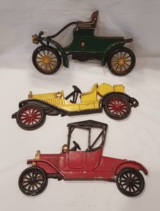 VINTAGE 1960-70S THREE (3) SEXTON OLD CARS METAL WALL DISPLAY / ART