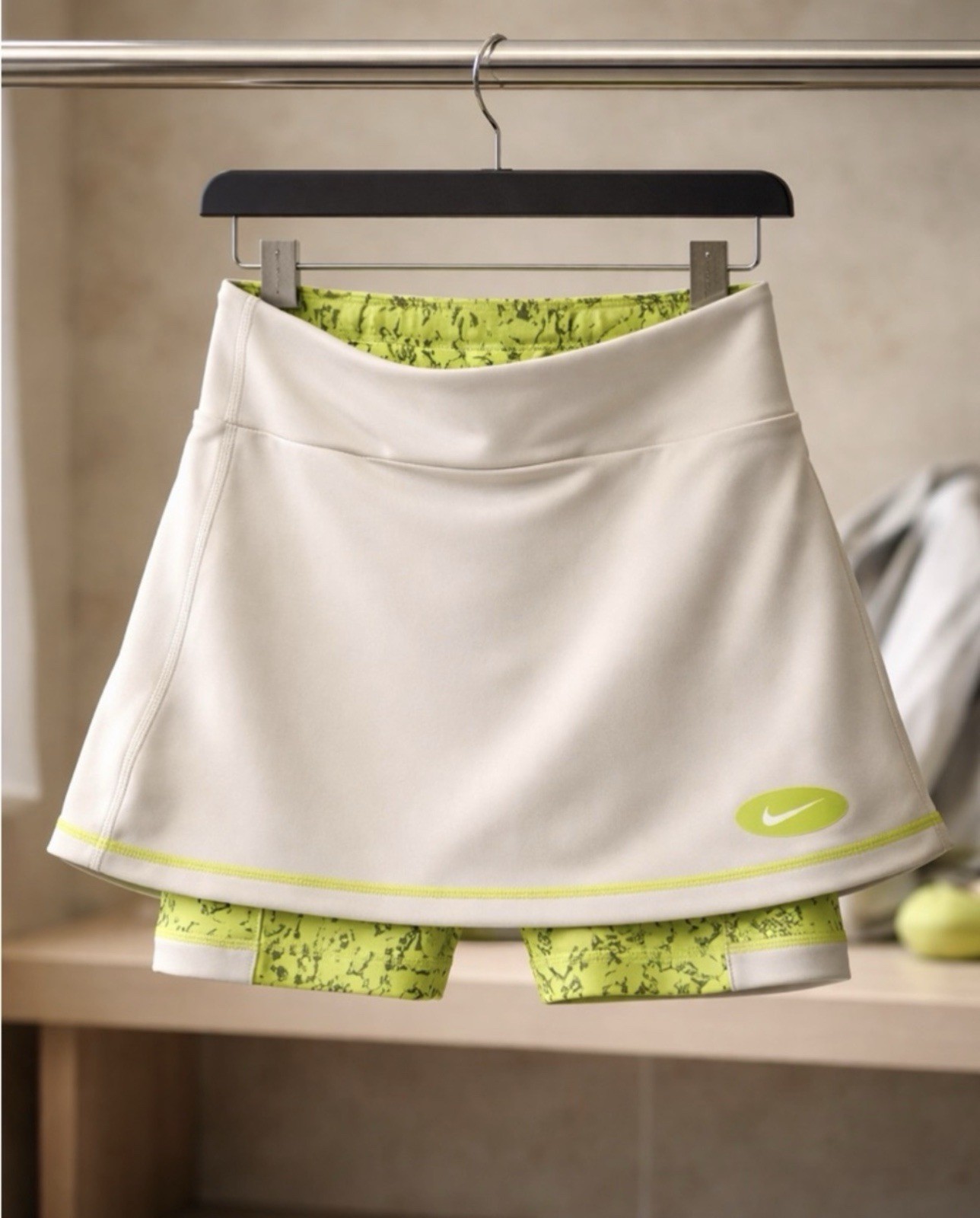 NWT NIKE Girls Kids Tan Athletic Skort Green/Black Bike Shorts - Size Small image 2