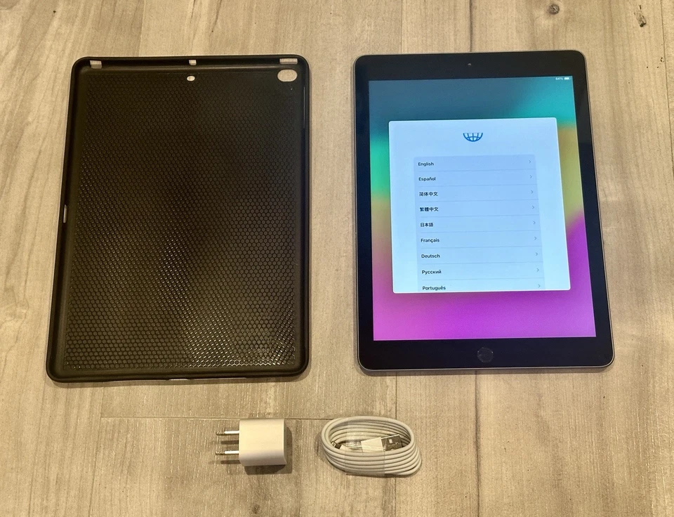 Apple iPad 6ta Generación - Pantalla 9.7" 32GB, Wi-Fi, Color Gris - Listo para la Escuela Foto 2 de 4