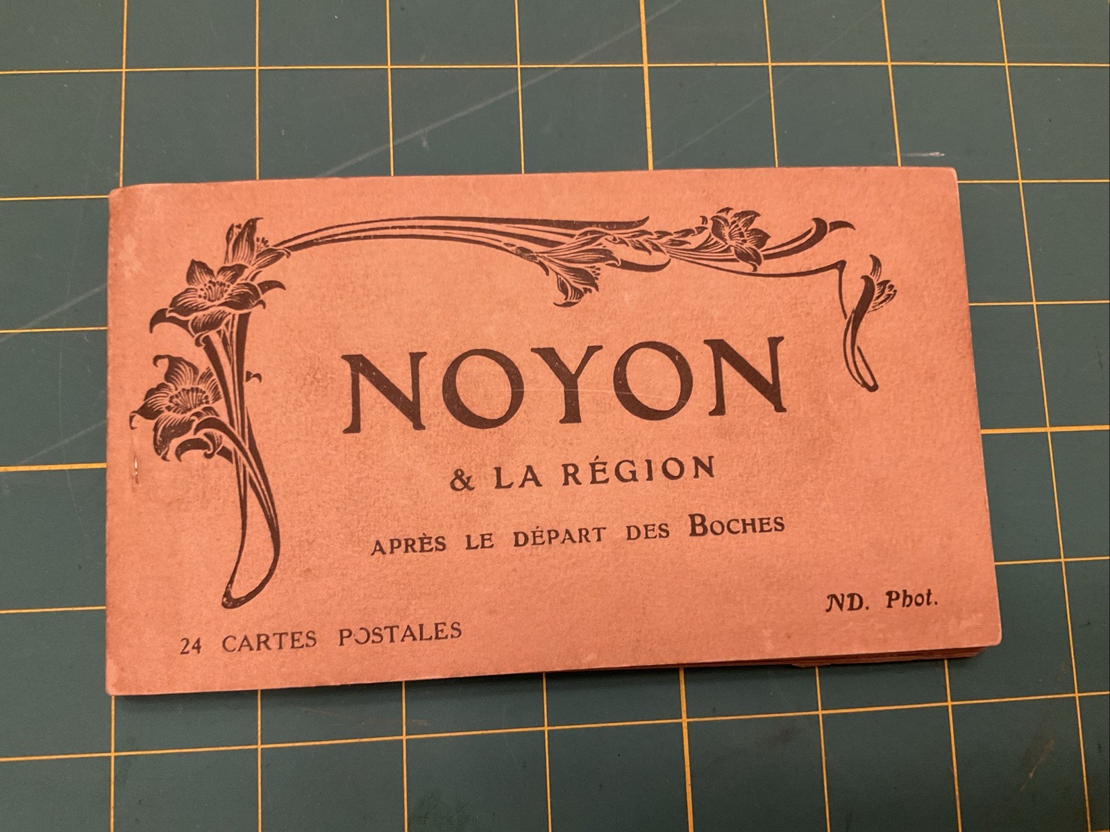 Noyon & La Region Vintage France Postcard Book Black & White Photos Detachable