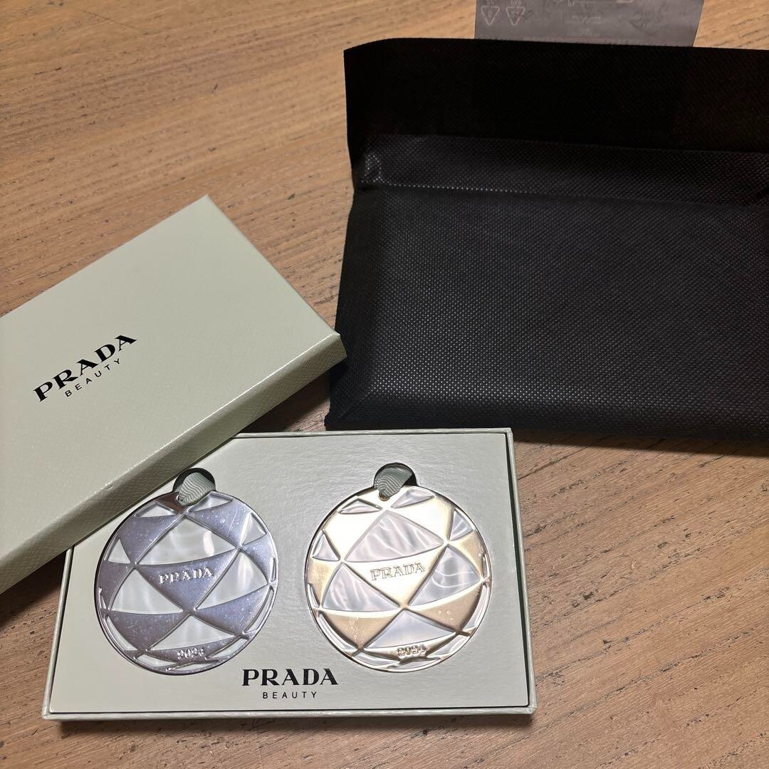 PRADA beauty クリスマス ノベルティ オーナメント チャーム　セット PRADA プラダビューティー チャーム 3種類セット ノベルティ