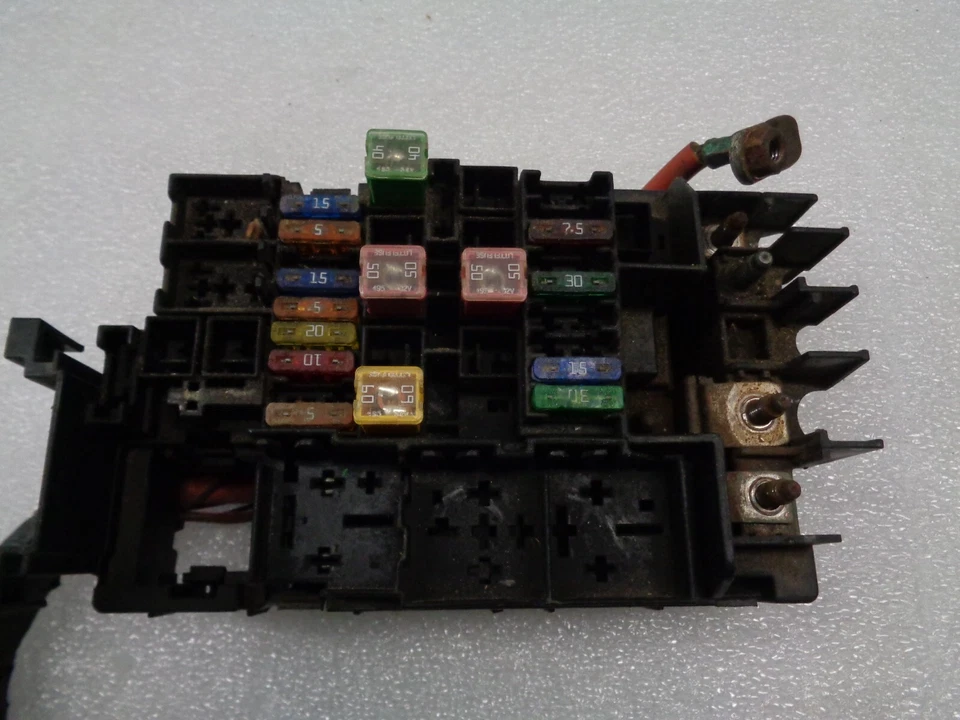 2010-2014 Volkswagen Jetta Fuse Box Engine Compartment 5C0937819H OEM AK2411130 - Image 2 of 4