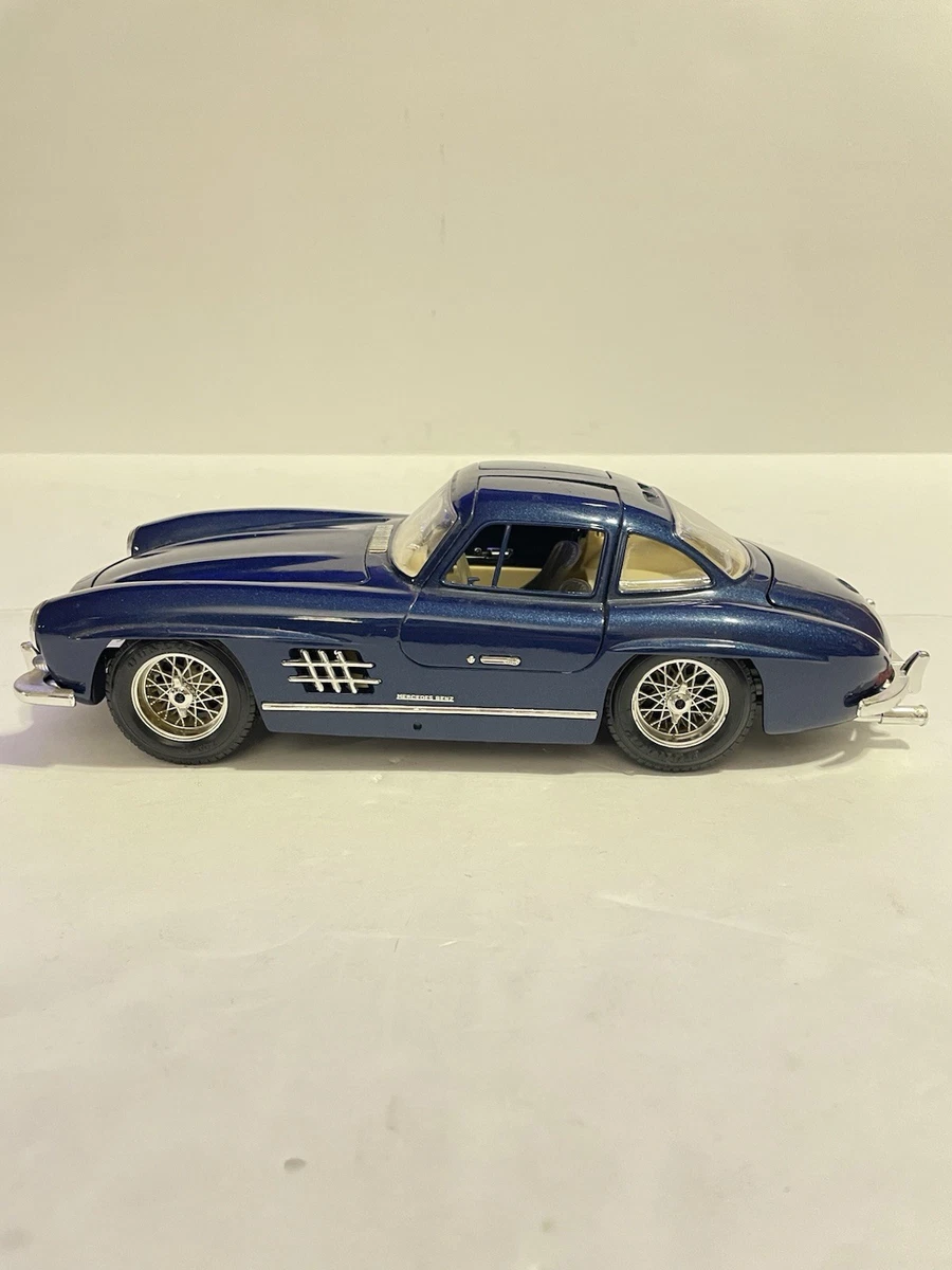 Burago Modellauto Mercedes Benz 300SL 1954 1:18 (Gebraucht) in Zwillikon für CHF 20 - mit
