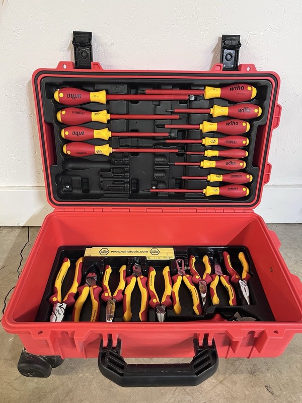 Wiha 32800 Insulated Master Electrician's Tool Set Used