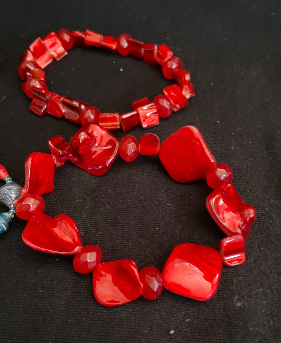 * Bracelet Red Beaded Toggle Stack Unicef Stretch… - image 3