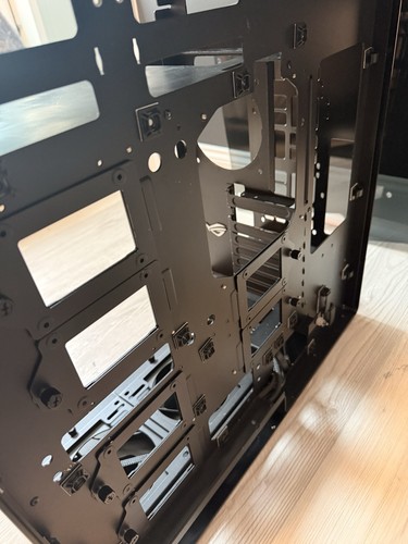 IN WIN 909 Aluminum/Tempered Glass ATX PC Case. Fair Condition. Rare. - Picture 5 of 10