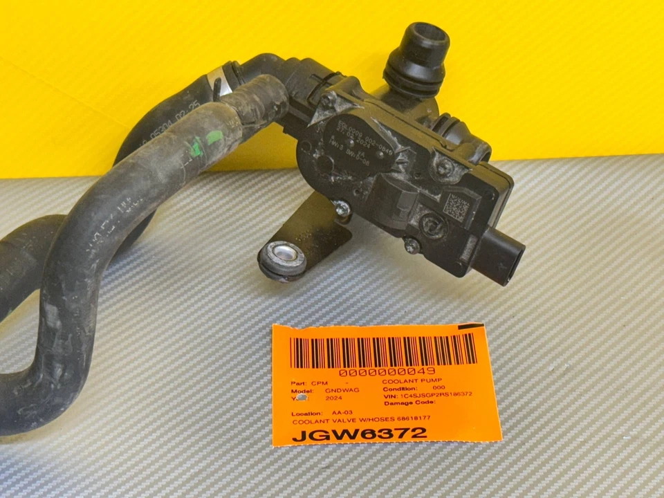 2022-2025 JEEP GRAND WAGONEER КЛАПАН ОХЛАЖДАЮЩЕЙ ЖИДКОСТИ СО ШЛАНГАМИ OEM 68618177AA - Изображение 2 из 4