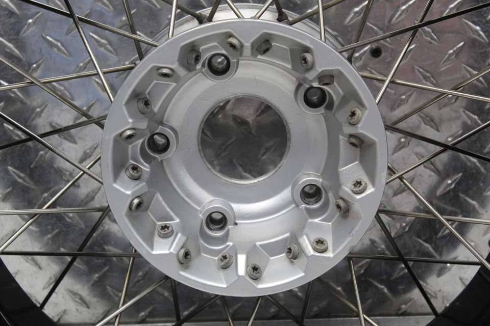 BMW R1200GS ADVENTURE 2010 llanta trasera Behr 4,00 X 17 Foto 2 de 4