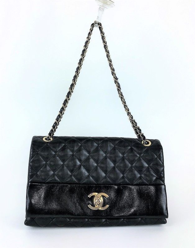 CHANEL Authentic Quilted Soft Elegance Jumbo Flap Bag Black  display picture 1