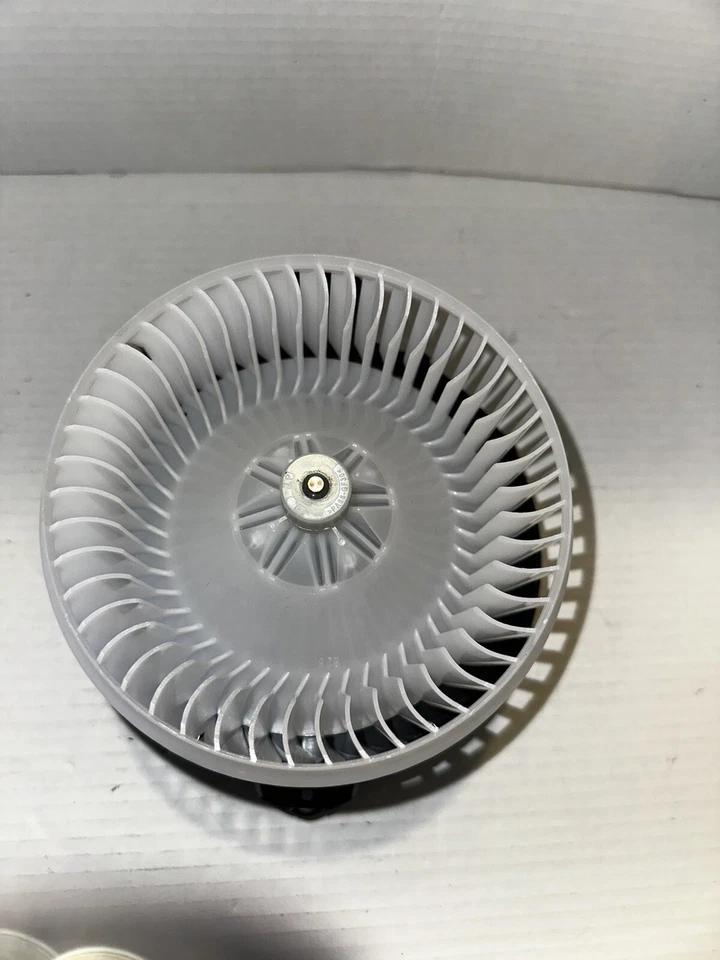 Motor soplador UAC HVAC para Toyota Prius V 2012-2016 - identificación de aire de calefacción Foto 3 de 3