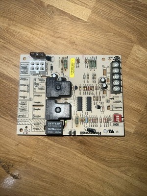 Honeywell HQ1011927HW Furnace Control Circuit Board (ST9120C4057)