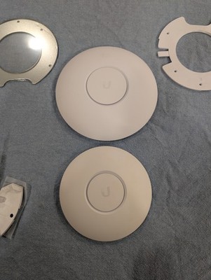 Lot of 2 Ubiquiti UniFi AP AC Pro + AC Lite Wireless Access Points PoE