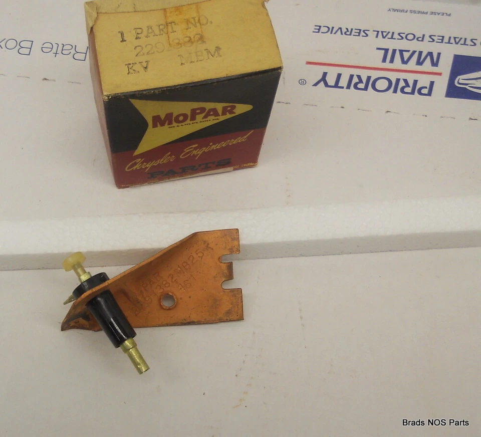 Nuevo de Lote Antiguo Mopar 1962-1966 Plymouth Valiant Dodge Dart Interruptor de Lámpara de Freno pn 2291382 Foto 2 de 3