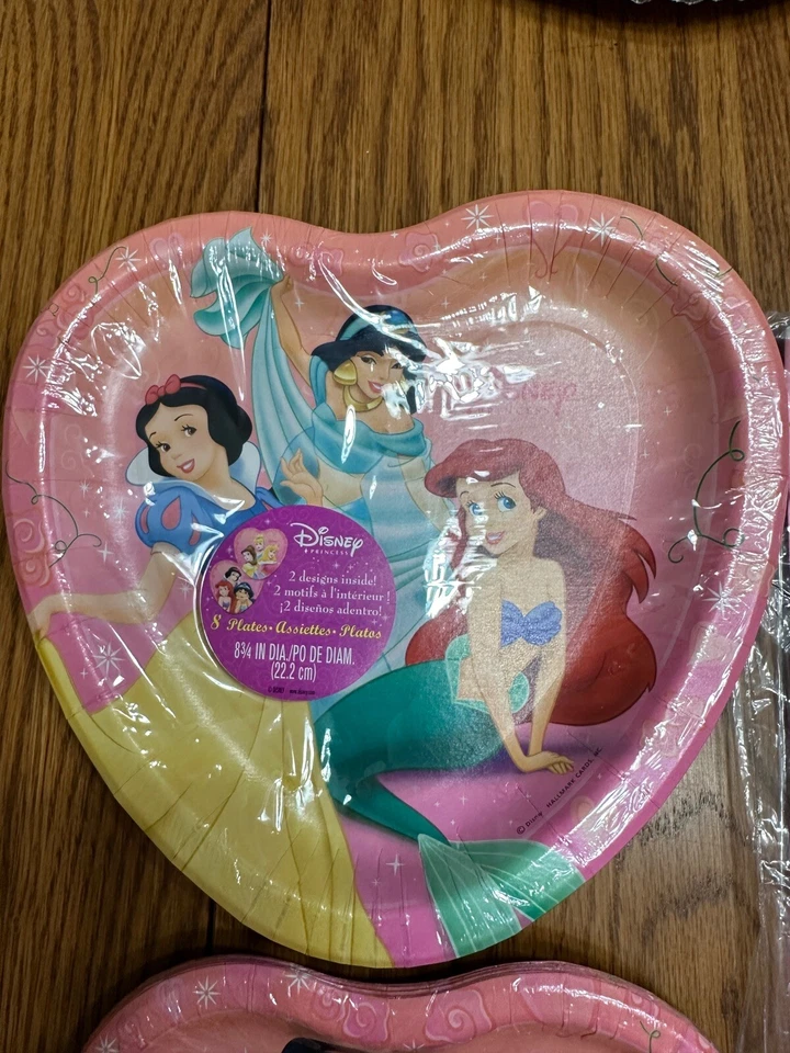 Lote de suministros de fiesta de cumpleaños Disney Princess de colección 2004 sello corazón plato servilleta Foto 2 de 4