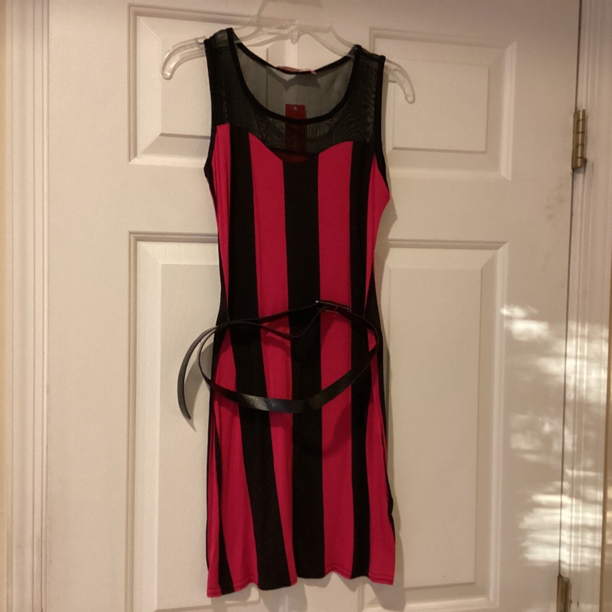 red dress francesca's Francescas Fit and Flare little red dress (sz M)