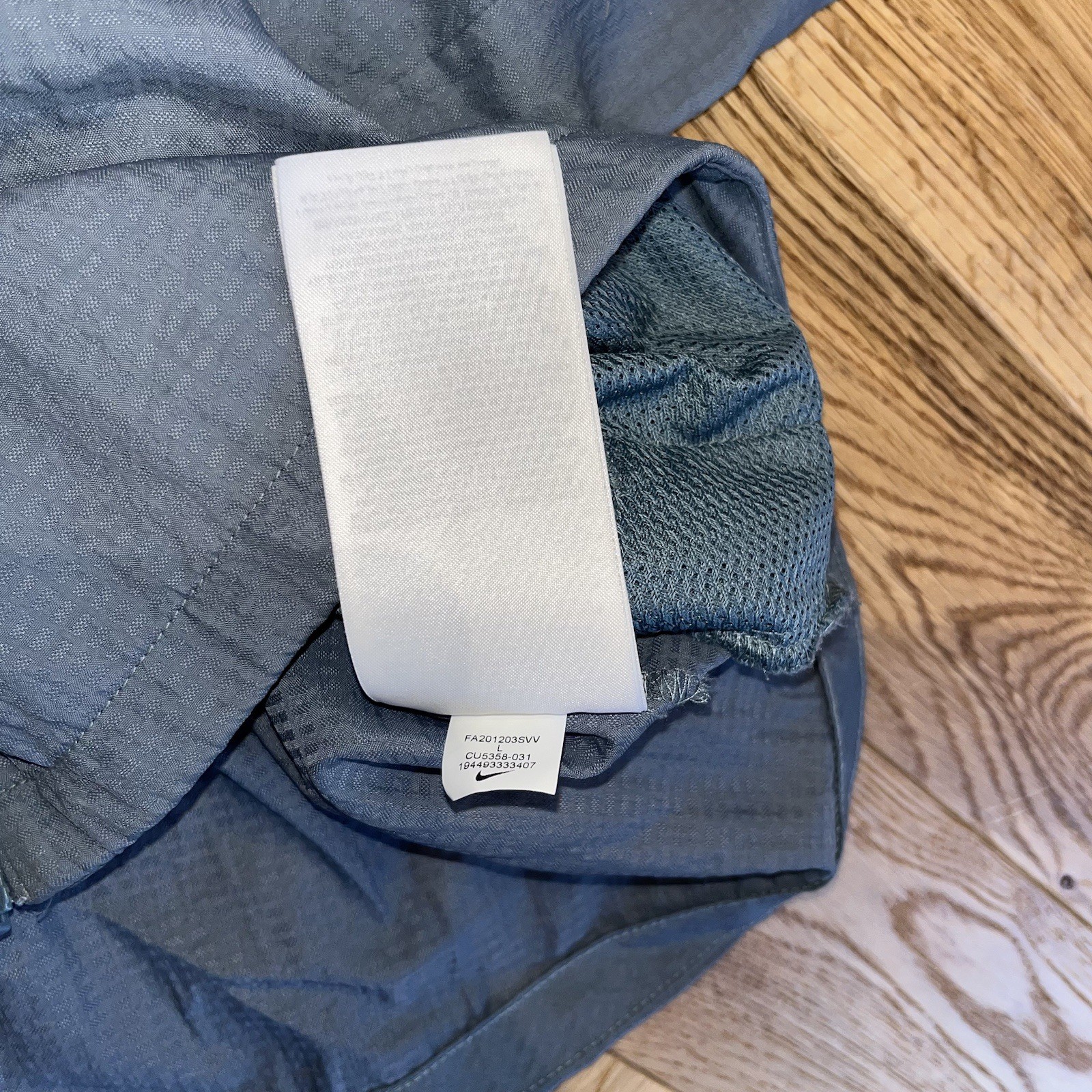 Nike Running Essential Packable Wind Runner Zip-U… - image 5