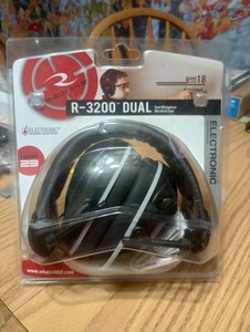 Radians R-3200 Dual Mic Electronic Earmuff, NRR 23