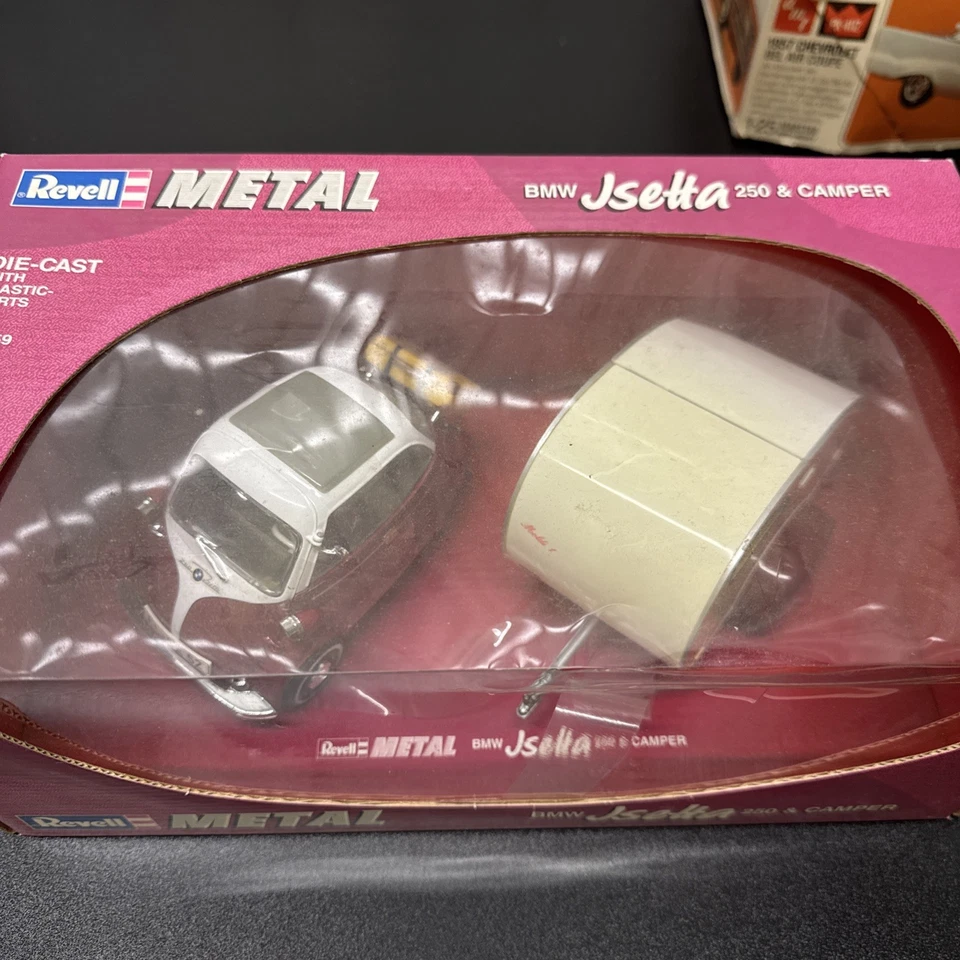 BMW Isetta 250 & Camper Rot Weiß 1957 Revell 1:24 - Bild 3 von 4