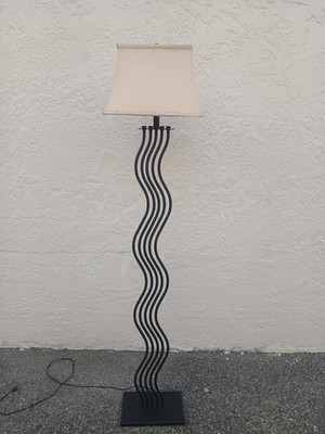 Postmodern Wavy Memphis Design Style  Floor Lamp Black 