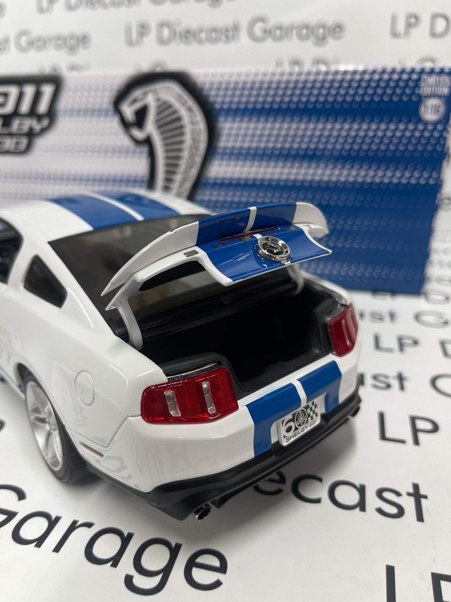 GREENLIGHT 2011 Ford Mustang Shelby GT500 Performance White w