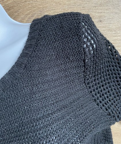 Lindo Jumper Negro Sutil Brillante Mezcla de Algodón Brillante Mangas 3/4 Detalle Tejido Abierto Talla 10 - Imagen 5 de 11